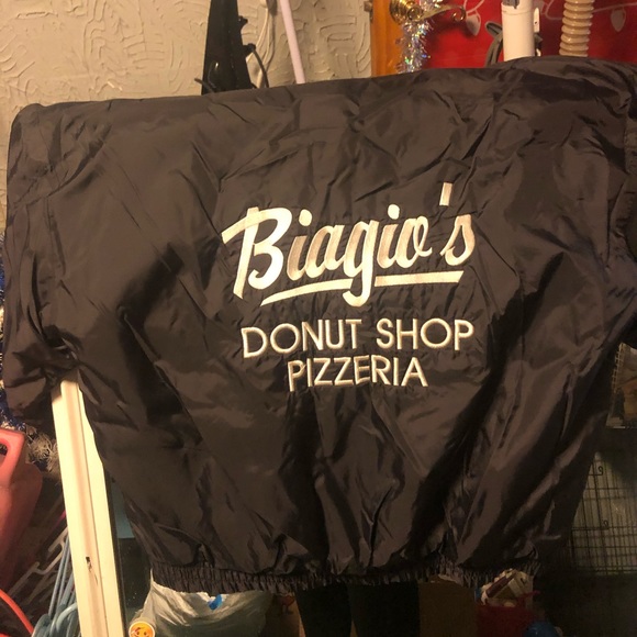 windbreaker - Picture 2 of 2